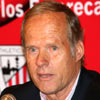 Horst Wein en plena rueda de prensa presentando su revolucionario proyecto para el fútbol base
