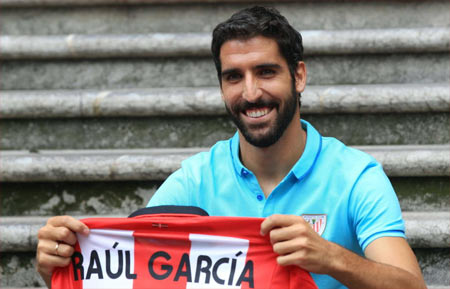 Raúl García durante su presentación como nuevo jugador del Athletic