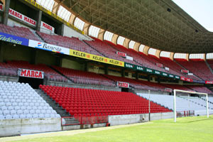 El Fondo Sur de San Mamés vacío