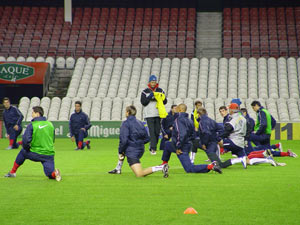 El Steaua entrenado en San Mamés el dÃa antes del partido de UEFA contra el Athletic