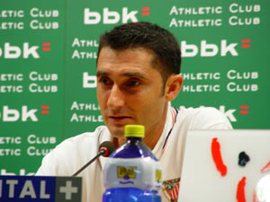 Valverde durante una rueda de prensa