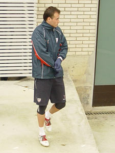 Yeste sale bien abrigado a entrenar en Lezama