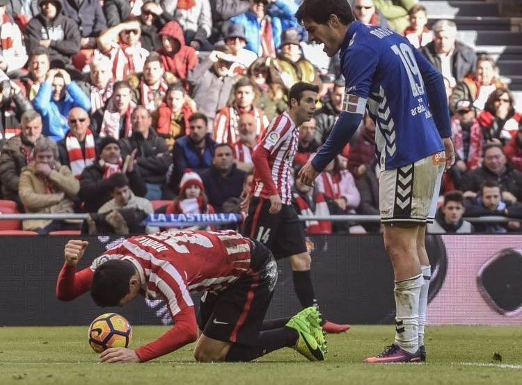 Aduriz lamenta una ocasión desperdiciada