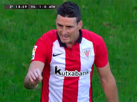 Aduriz mandó callar a Marcelino ante las protestas de éste