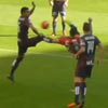 Aritz Aduriz marca un golazo de tijera al Eibar en San Mamés