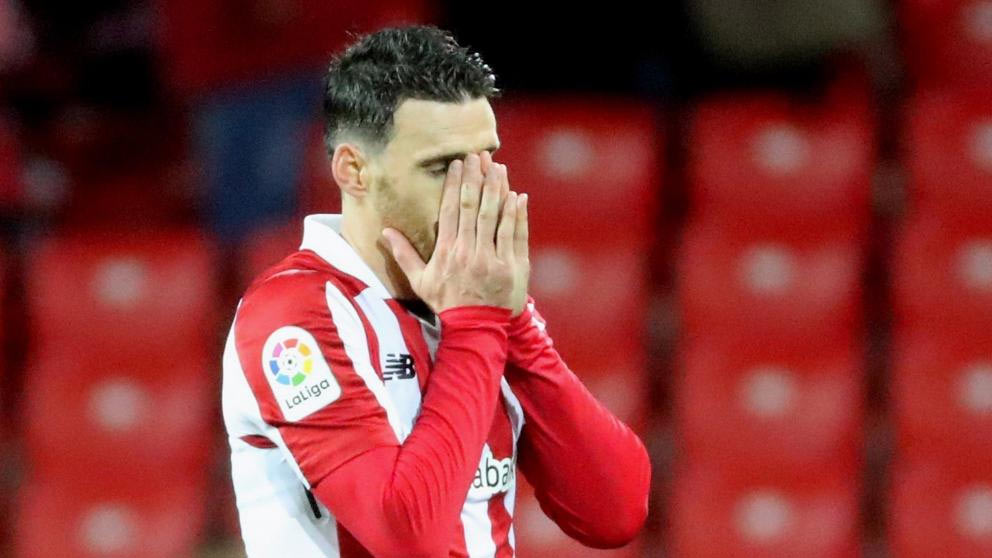 Aduriz se lamenta tras ser eliminados por el Formentera