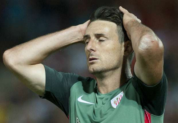 Aduriz se lamenta de una ocasión perdida en Genk