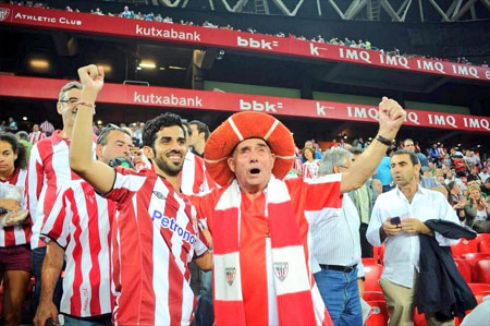 Un aficionado del Athletic de Kuwait acude por primera vez a San Mamés