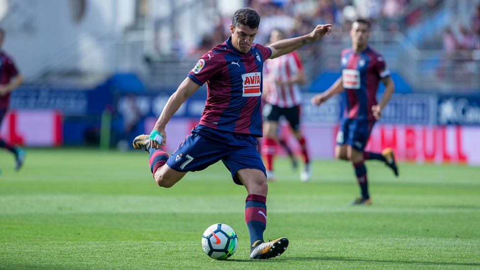 Ander Capa durante un partido con la SD Eibar