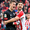 Yeray abraza a Kepa tras parar un penalti