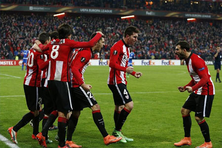 Sabin Merino celebra el gol ante el Olympique