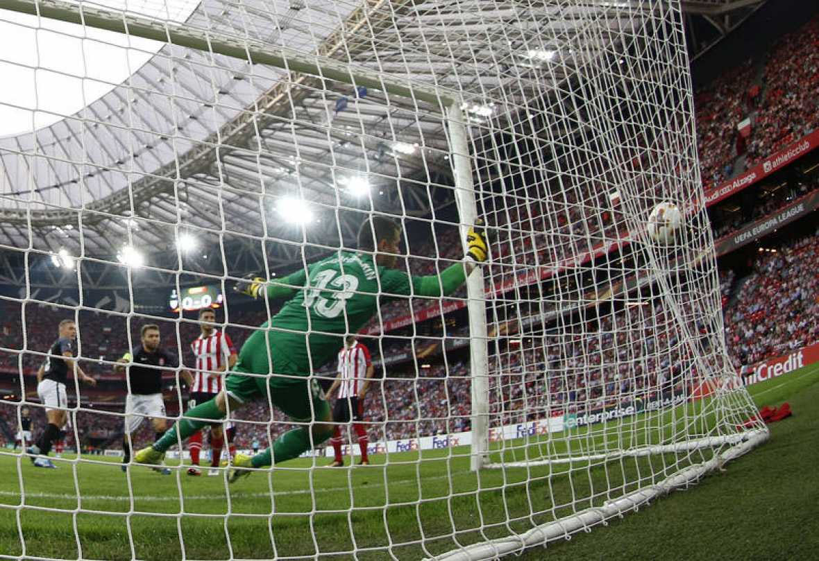 Gol del Zorya ante el que Herrerín nada puede hacer