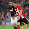 Aritz Aduriz durante un lance ante el AZ Alkmaar
