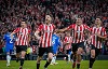 Maroan corre a celebrar con Sancet el primer gol del Athletic, conseguido de penalti.