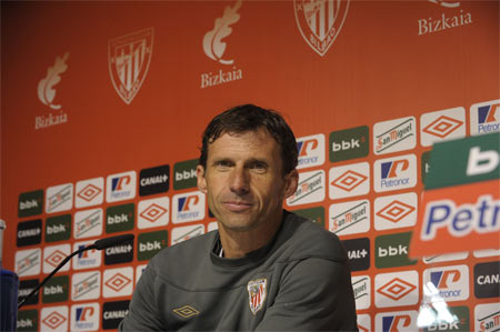 Cuco Ziganda durante una rueda de prensa con el Bilbao Athletic