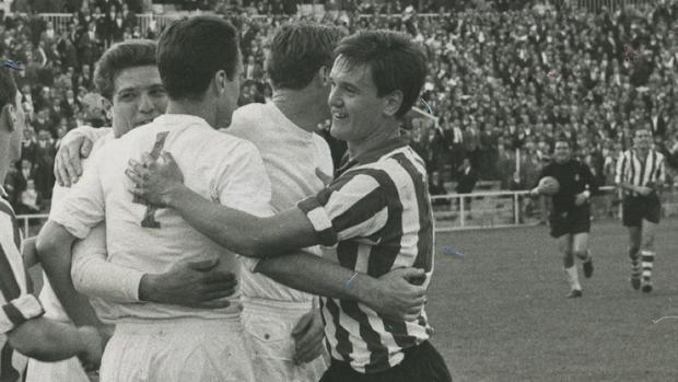 Fidel Uriarte, jugador del Athletic durante 12 temporadas y Pichichi en 1968