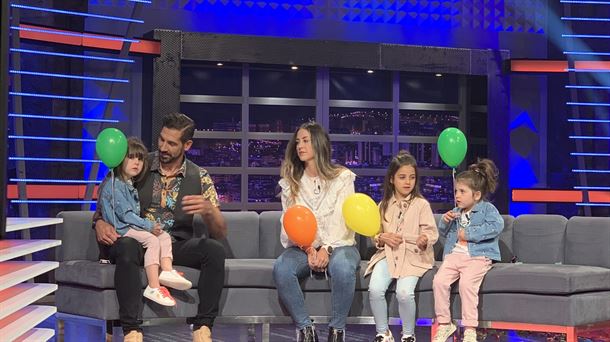 Gorka Iraizoz con su familia durante el programa Gure Kasa de ETB-1