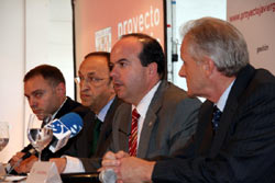 Javier González en su primera rueda de prensa ya como candidato a la presidencia del Athletic
