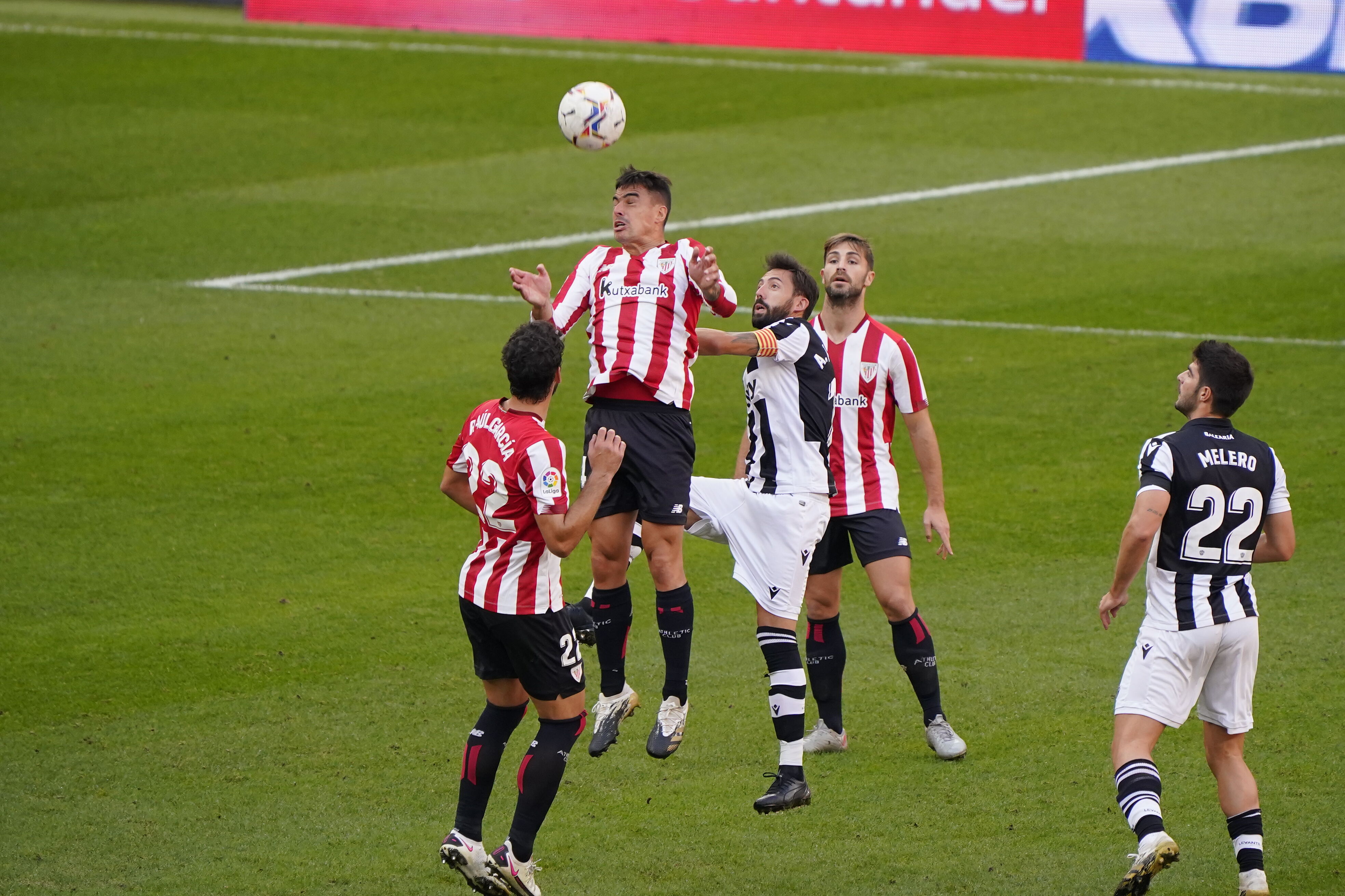 Los rojiblancos derrotaron 2-0 al Levante en partido de Liga. 