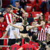 Iker Muniain durante un lance de un partido en San Mamés