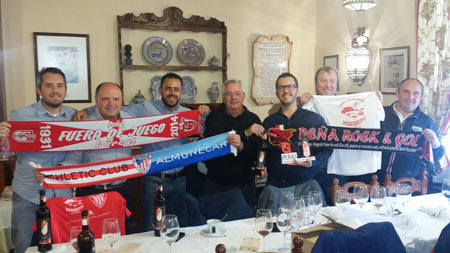 La Peña Athletic de Almuñecar estuvo animando al Athletic en Granada