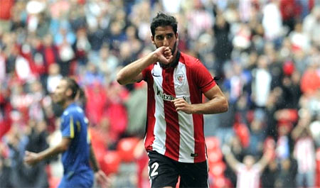 Raúl García celebra su primer gol con el Athletic ante el Getafe