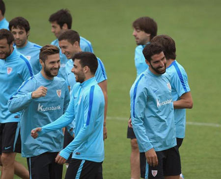 Raúl García durante un entrenamiento en Lezama