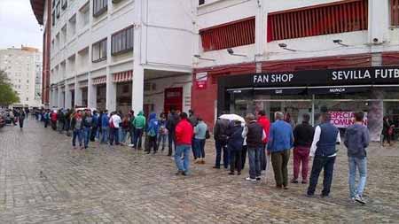 Gran expectación en Sevilla para el choque europeo ante el Sevilla