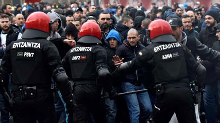 Ultras del Olympique de Marsella en Bilbao