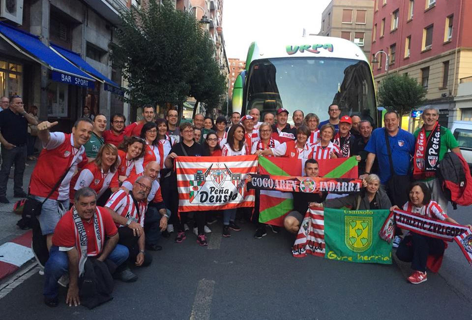 El autobús de la Peña Deusto camino de Berlín