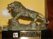 Trofeo entregado a la Pe�a Nal�n