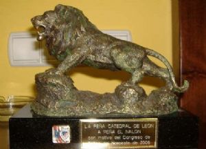 Trofeo entregado a la Peña Nalón